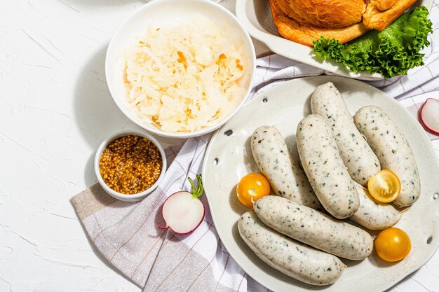 Kiełbasa Biała w Sosie Chrzanowym: Tradycja na Twoim Stole